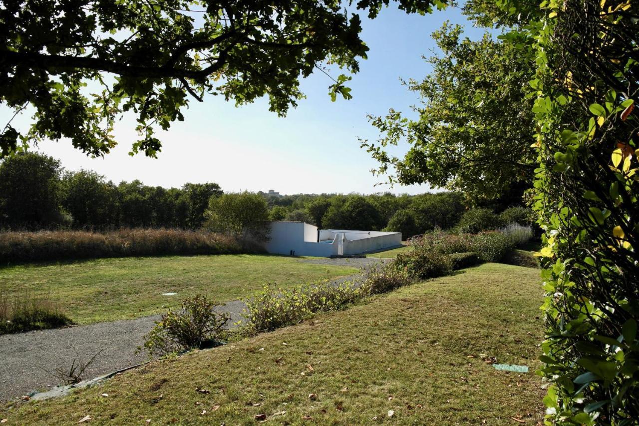 Maison Pour 4 A La Campagne Avec Piscine Commequiers Exterior foto
